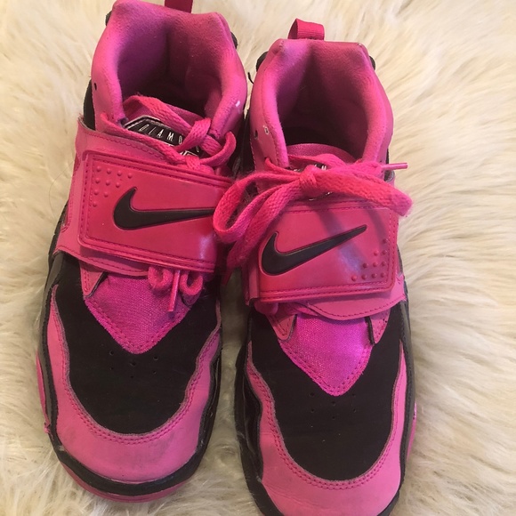 pink and black nike air